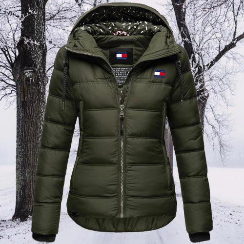 Warme Winter-Daunenjacke