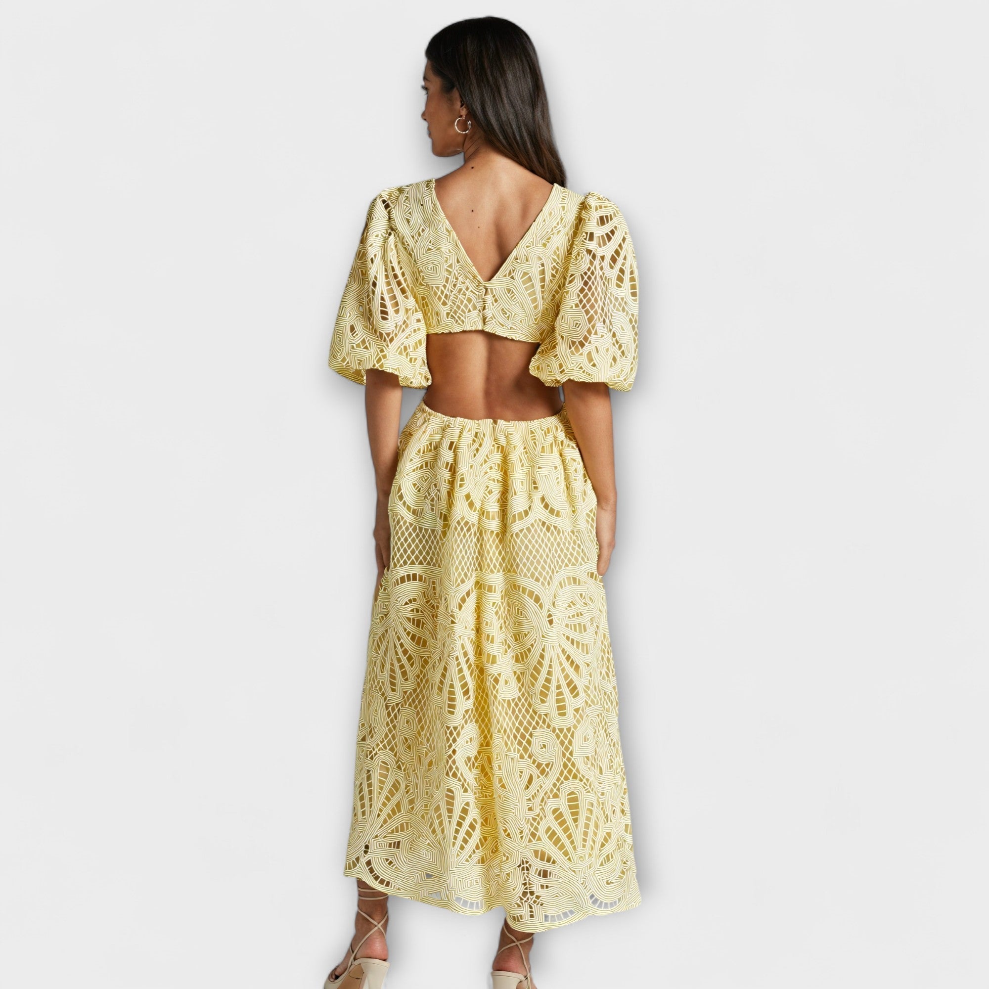 Elegantes Kleid mit zarten Details