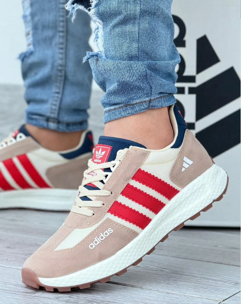 Neue Sport-Laufschuhe